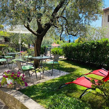 B&B L'Angolino Gardone Riviera Extérieur photo
